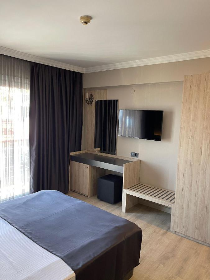 Grand Faik Hotel Çeşme Esterno foto