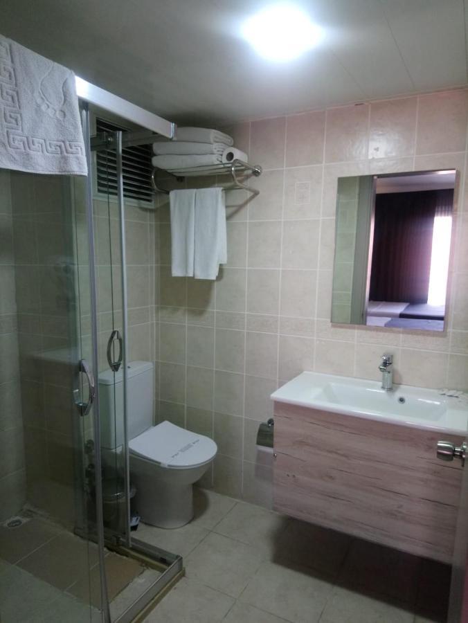 Grand Faik Hotel Çeşme Esterno foto