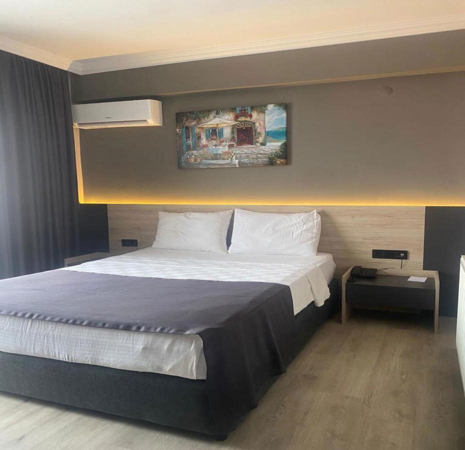 Grand Faik Hotel Çeşme Esterno foto