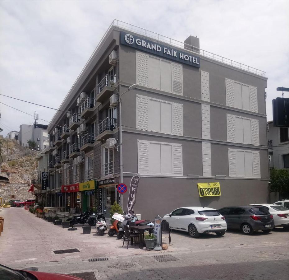 Grand Faik Hotel Çeşme Esterno foto
