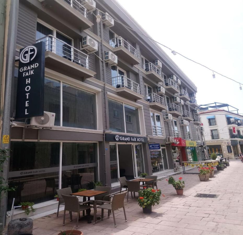 Grand Faik Hotel Çeşme Esterno foto