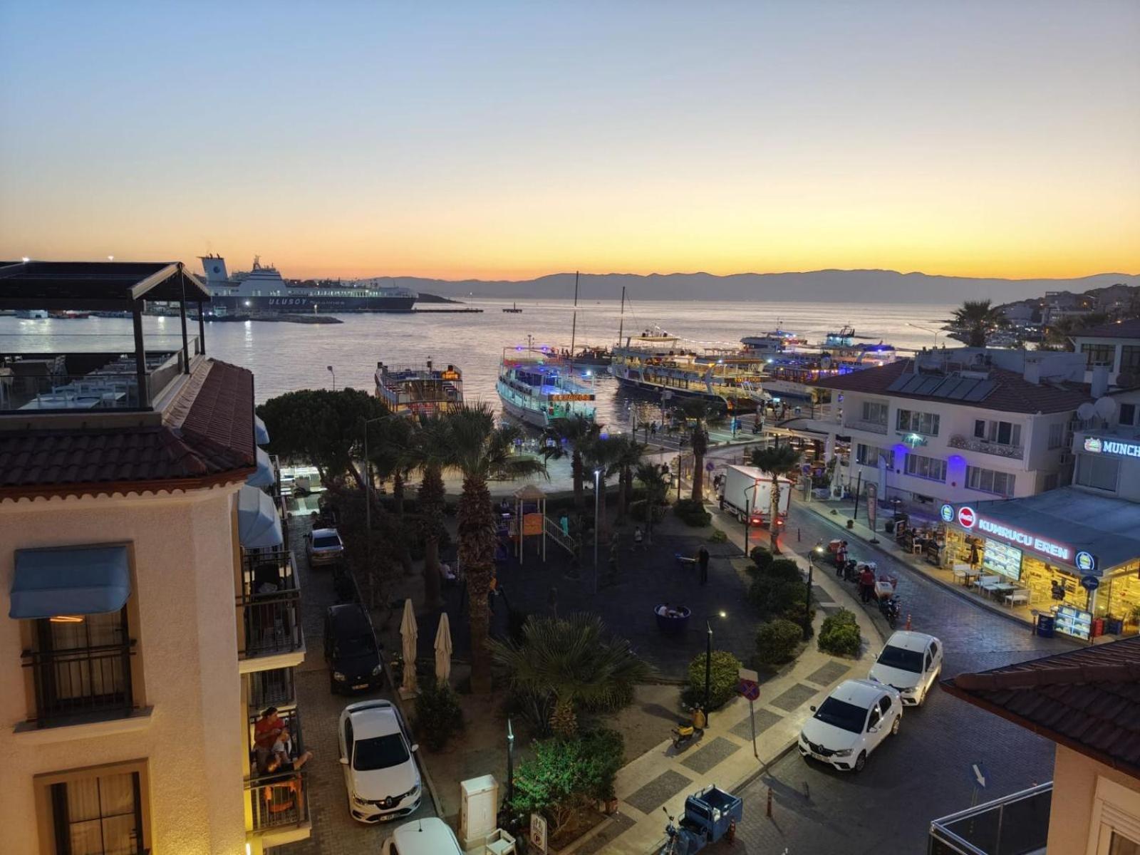 Grand Faik Hotel Çeşme Esterno foto
