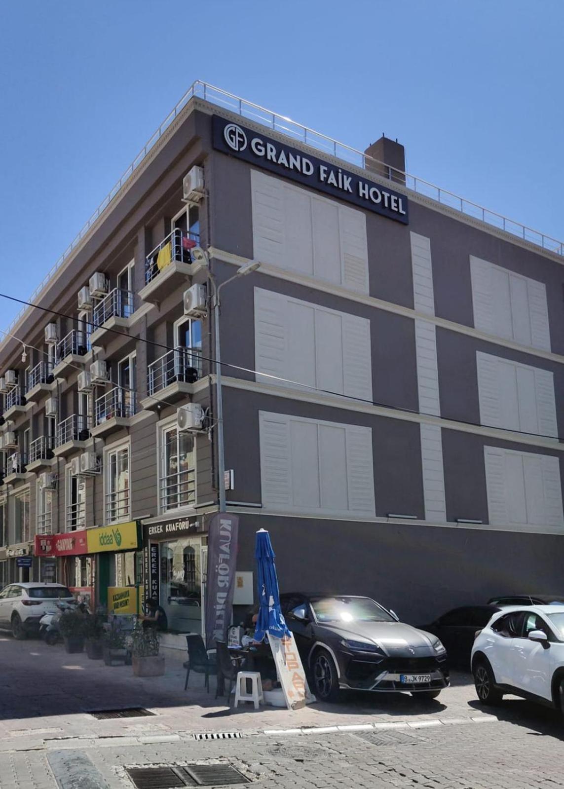 Grand Faik Hotel Çeşme Esterno foto