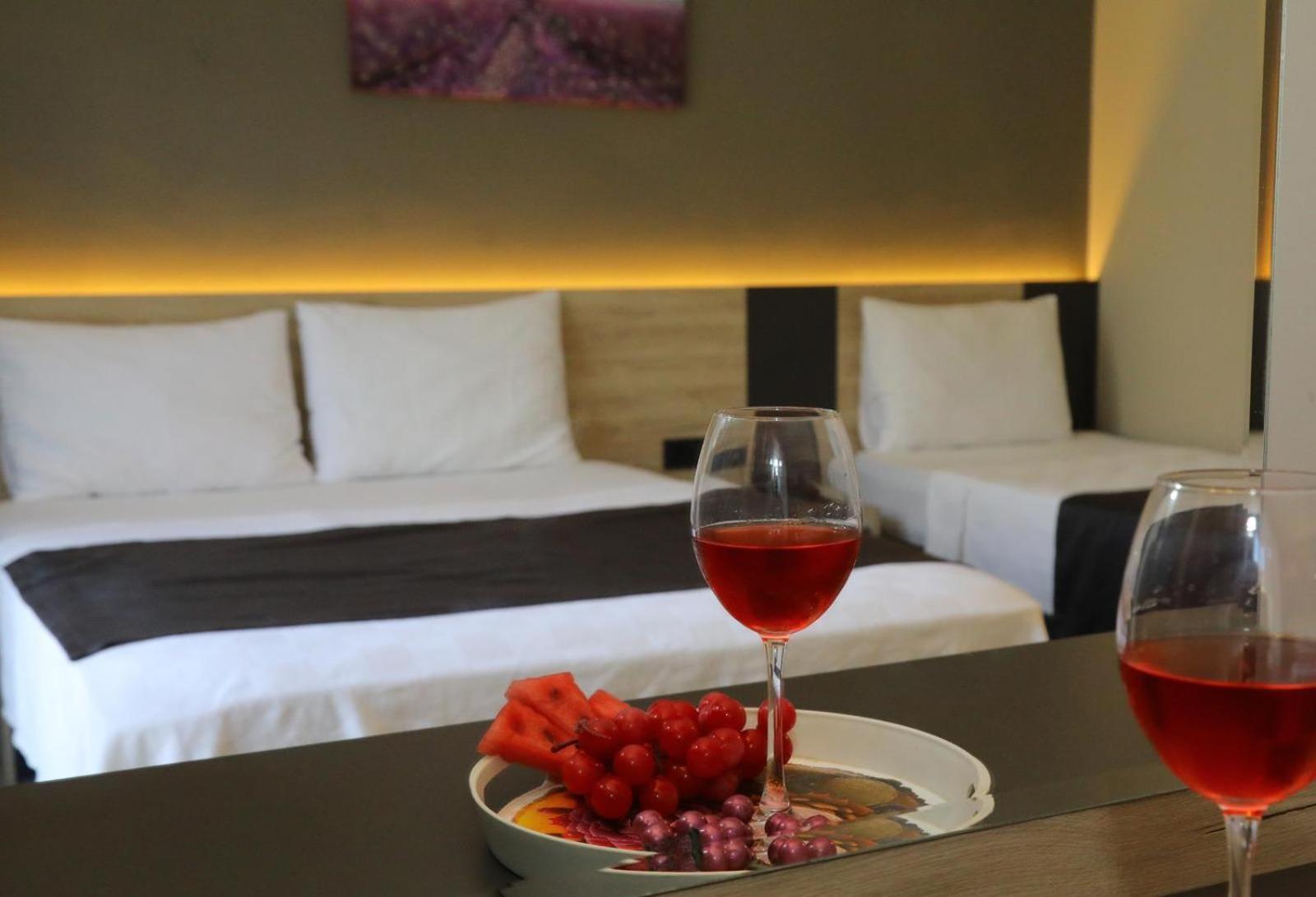 Grand Faik Hotel Çeşme Esterno foto