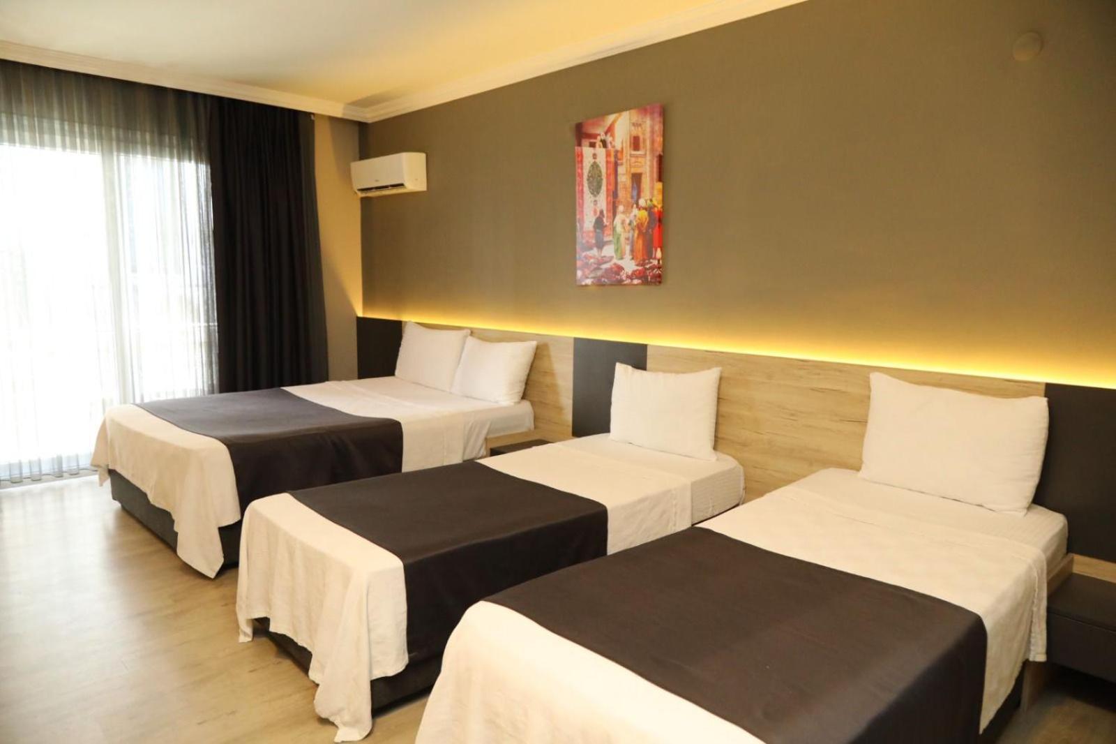 Grand Faik Hotel Çeşme Esterno foto